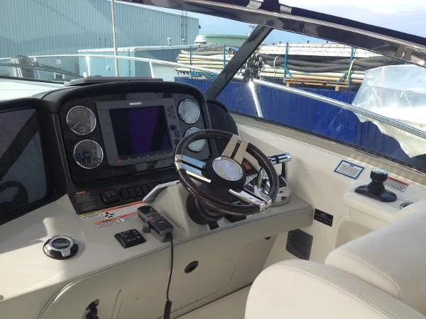 Slide: The Image of Sea Ray 390 Sundancer 2010 - 4