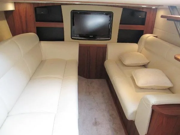 Slide: The Image of Tiara 3900 Sovran 2010 - 1