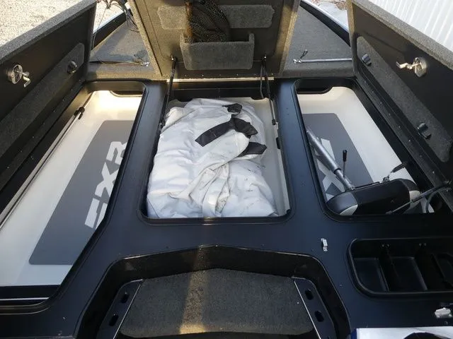 Slide: The Image of Skeeter FXR21 Select 2022 - 18