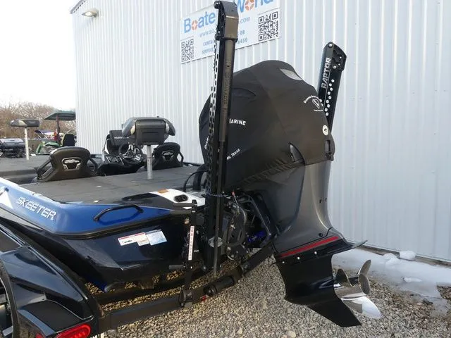 Slide: The Image of Skeeter FXR21 Select 2022 - 4