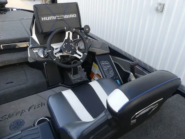 Slide: The Image of Skeeter FXR21 Select 2022 - 9