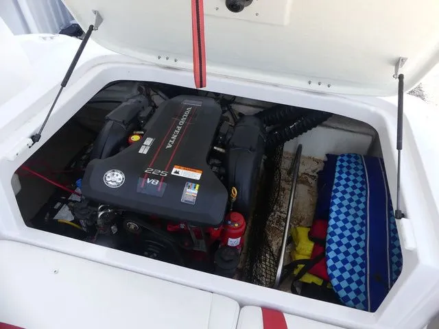 Slide: The Image of Glastron DS 205 2014 - 15