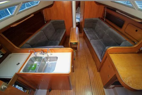 Slide: The Image of Beneteau 345 1986 - 10