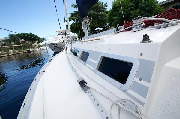 Slide: The Image of Beneteau 345 1986 - 2