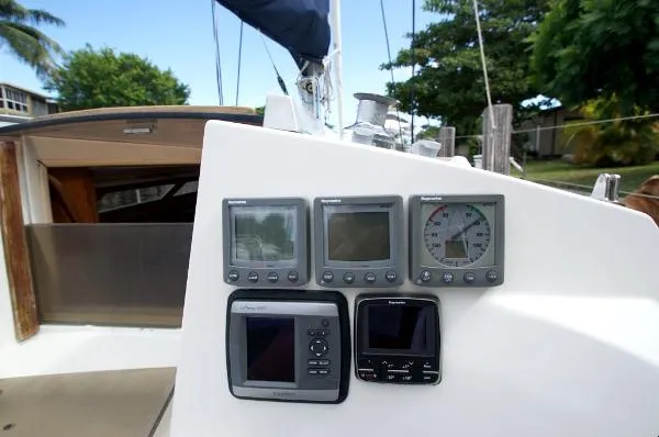 Slide: The Image of Beneteau 345 1986 - 6