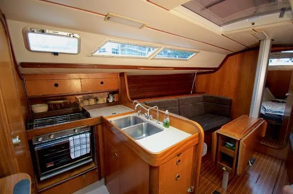 Slide: The Image of Beneteau 345 1986 - 7
