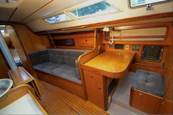 Slide: The Image of Beneteau 345 1986 - 9