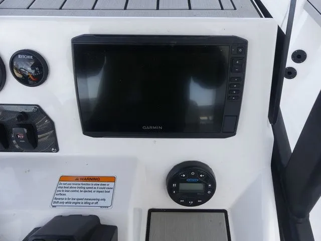 Slide: The Image of Yamaha 210 FSH Deluxe 2020 - 25