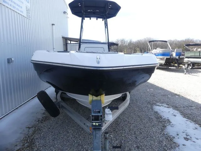 Slide: The Image of Yamaha 210 FSH Deluxe 2020 - 8