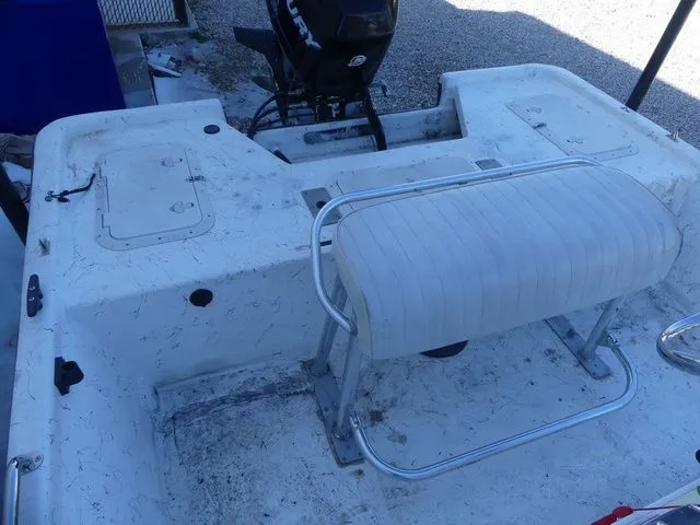 Slide: The Image of Mako 191 Center Console 2010 - 14