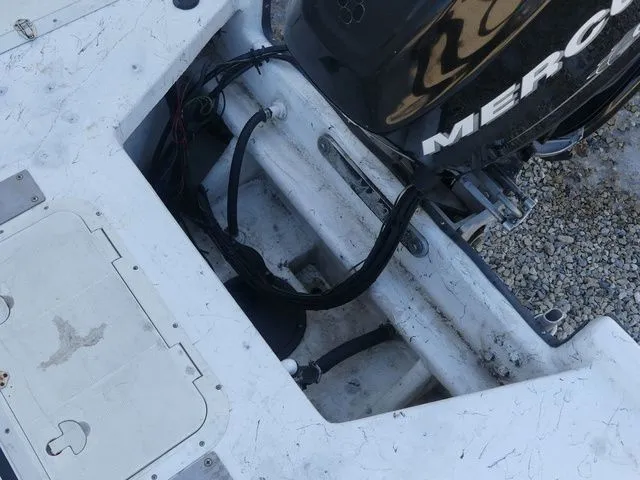 Slide: The Image of Mako 191 Center Console 2010 - 17