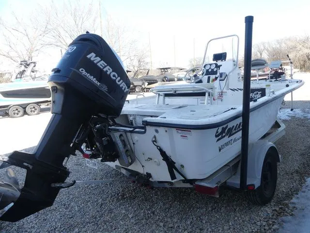 Slide: The Image of Mako 191 Center Console 2010 - 5