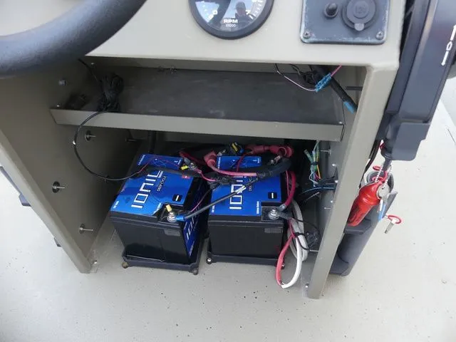 Slide: The Image of Alumacraft MV1860 AW 2020 - 10