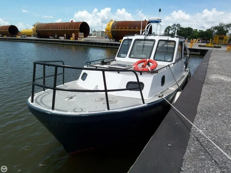 Slide: The Image of Breaux 34 Aluminum Research Vessel 2004 - 2