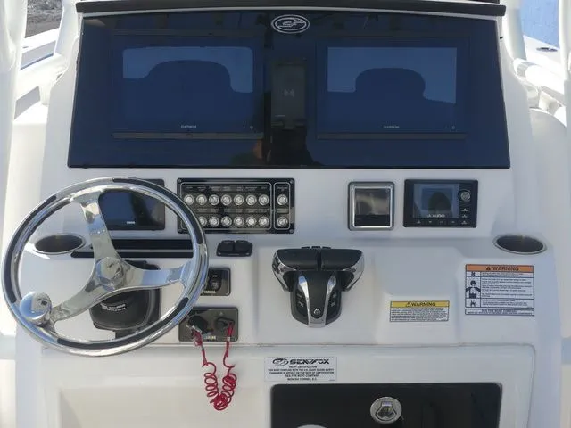 Slide: The Image of Sea Fox 288 Commander 2021 - 17