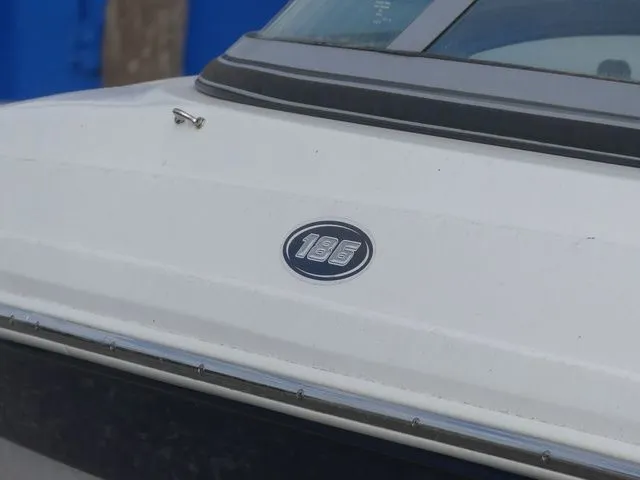 Slide: The Image of Rinker 186 OB 2016 - 8