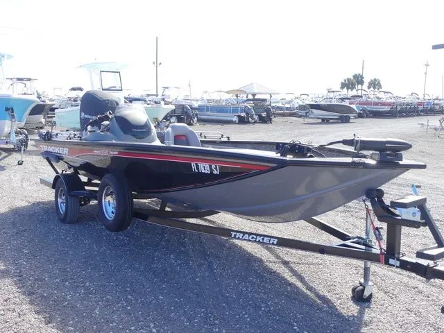 Slide: The Image of Tracker Pro Team 195 TXW 2016 - 3