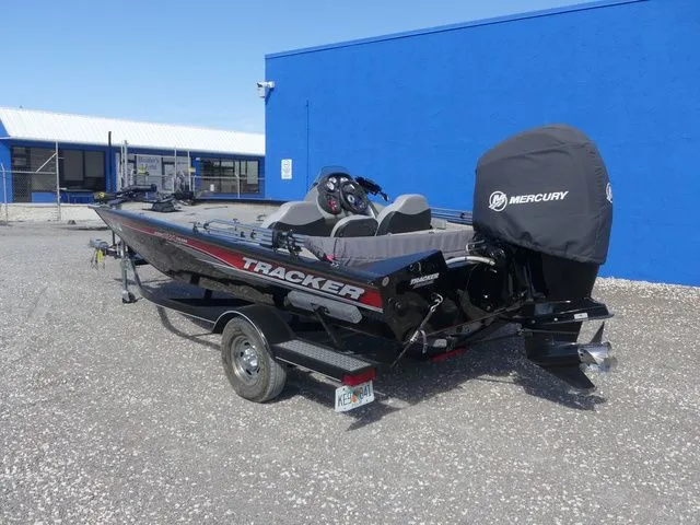 Slide: The Image of Tracker Pro Team 195 TXW 2016 - 6