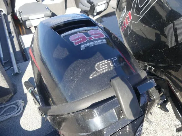 Slide: The Image of Lowe Fishing Machine 1710 Pro Series 2017 - 12