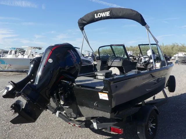 Slide: The Image of Lowe Fishing Machine 1710 Pro Series 2017 - 4