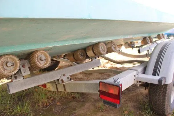 Slide: The Image of Regulator Marine 21 Center Console 2002 - 11