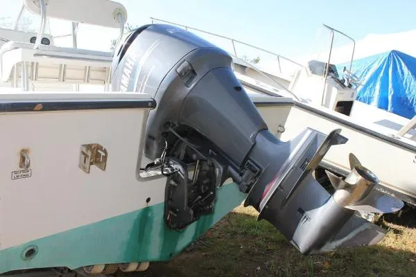 Slide: The Image of Regulator Marine 21 Center Console 2002 - 2