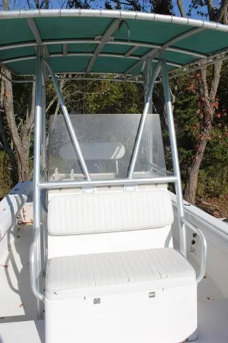 Slide: The Image of Regulator Marine 21 Center Console 2002 - 6