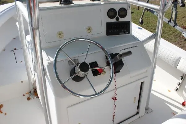 Slide: The Image of Regulator Marine 21 Center Console 2002 - 7