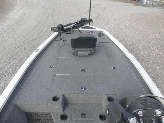 Slide: The Image of Tracker Pro Team™ 195 TXW 2019 - 12