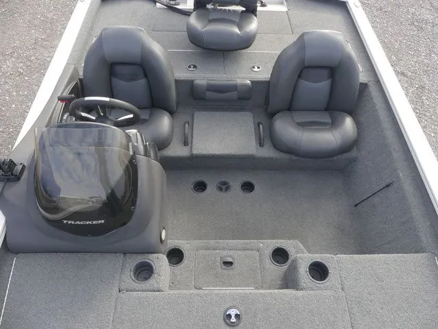 Slide: The Image of Tracker Pro Team™ 195 TXW 2019 - 14