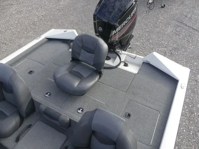 Slide: The Image of Tracker Pro Team™ 195 TXW 2019 - 15