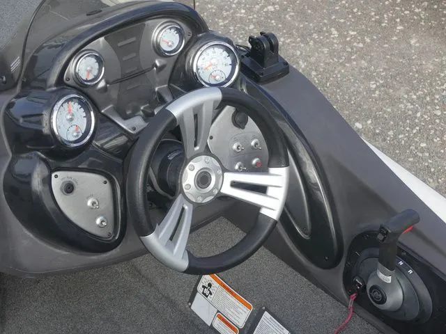 Slide: The Image of Tracker Pro Team™ 195 TXW 2019 - 16