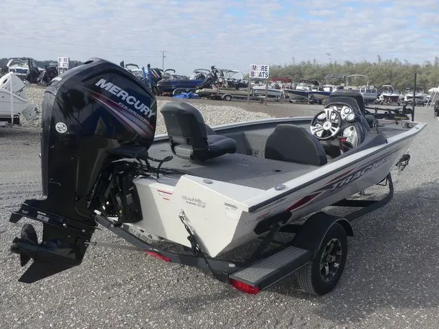 Slide: The Image of Tracker Pro Team™ 195 TXW 2019 - 4