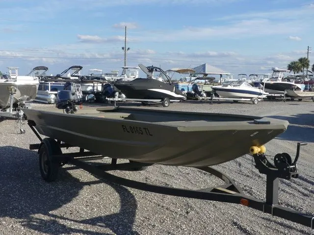 Slide: The Image of Tracker Grizzly 1754 Jon 2023 - 3