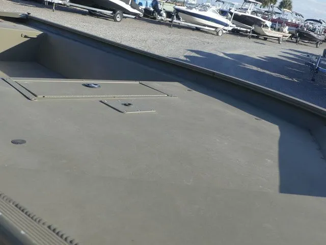 Slide: The Image of Tracker Grizzly 1754 Jon 2023 - 8