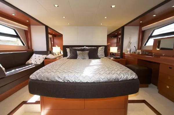 Slide: The Image of Prestige 620 Flybridge 2015 - 9