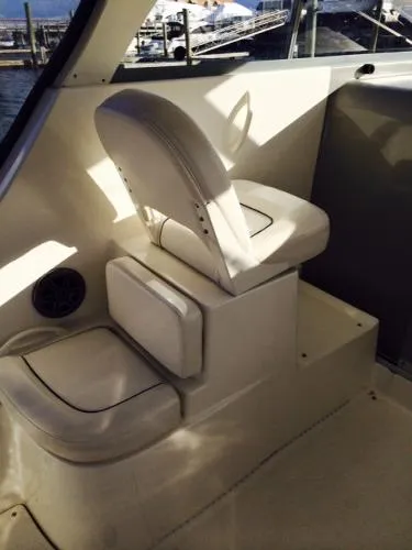 Slide: The Image of Bayliner 266 Discovery Cruiser - Certified Preowned 2012 - 3
