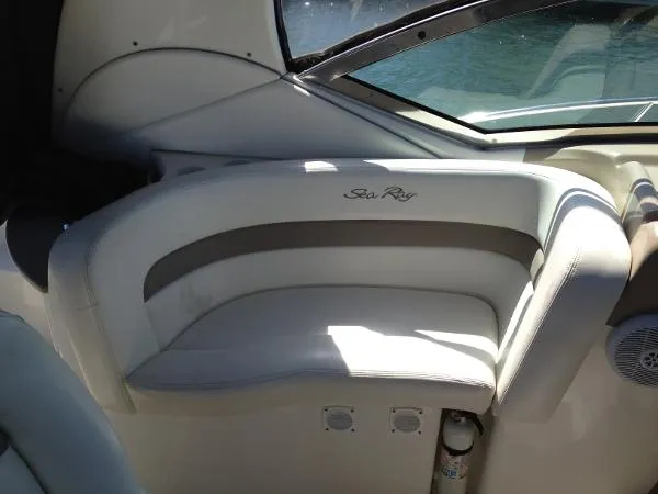 Slide: The Image of Sea Ray 320 Sundancer 2004 - 6