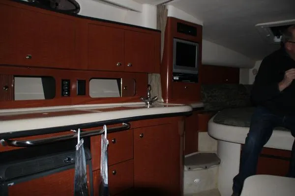 Slide: The Image of Sea Ray 320 Sundancer 2004 - 9