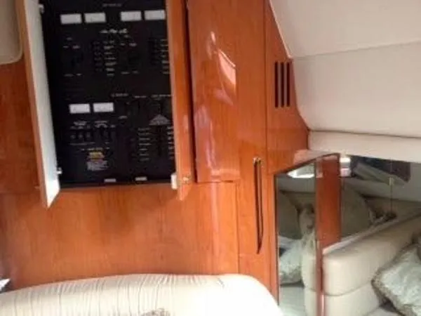 Slide: The Image of Sea Ray 380 Sundancer 2001 - 11