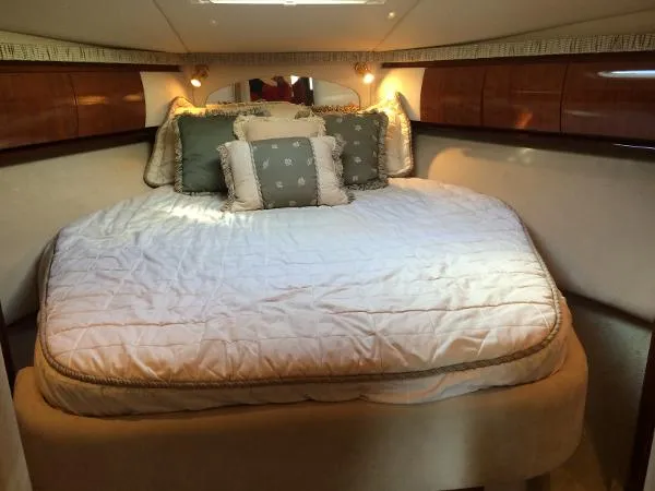 Slide: The Image of Sea Ray 420 Sundancer 2003 - 3