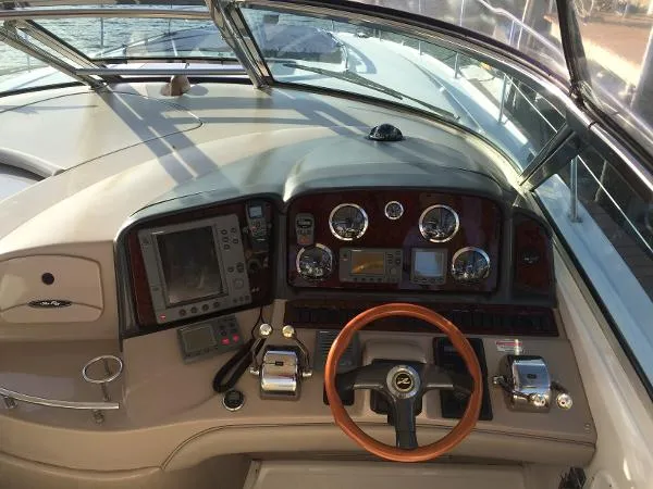 Slide: The Image of Sea Ray 420 Sundancer 2003 - 4
