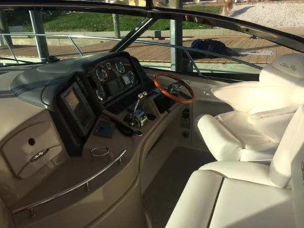 Slide: The Image of Sea Ray 420 Sundancer 2003 - 9