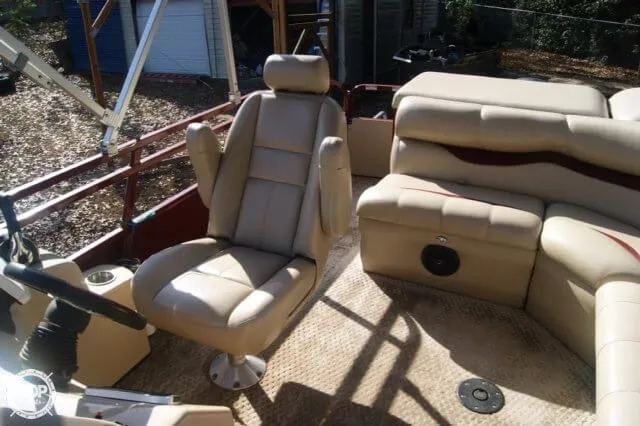 Slide: The Image of Encore Boat Builders Elite 220 Cruise 2013 - 4