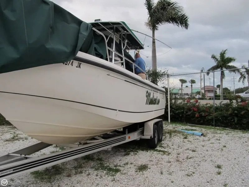 Slide: The Image of Boston Whaler Outrage 26 1998 - 9