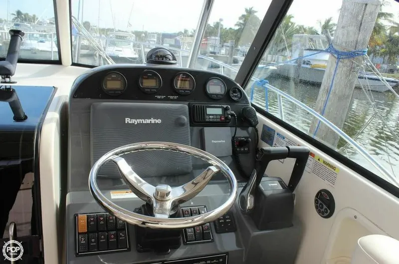 Slide: The Image of Pursuit 3370 Offshore 2006 - 7