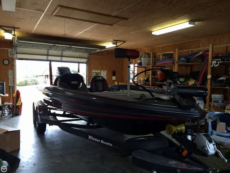 Slide: The Image of Triton 19 XS 2014 - 2