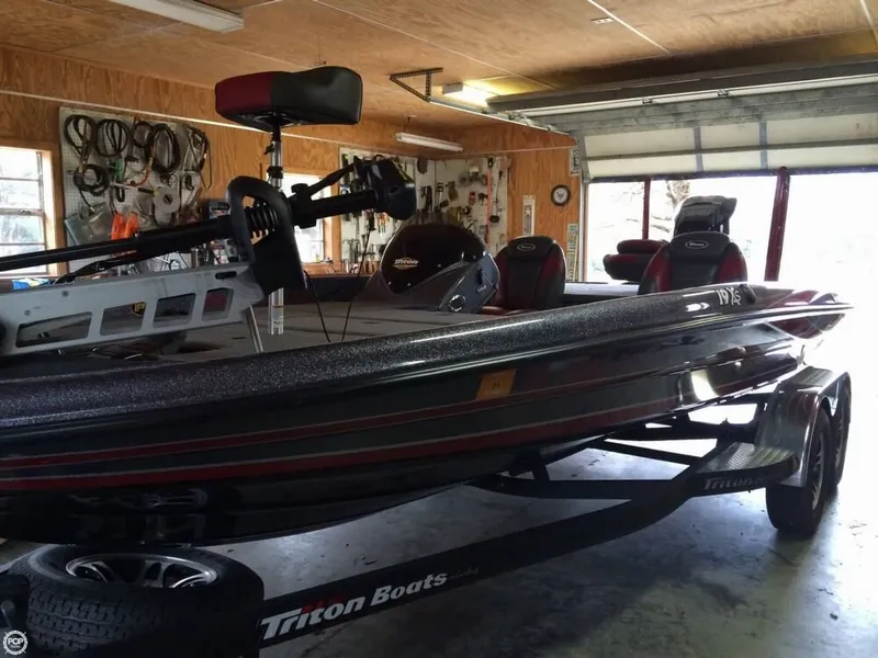 Slide: The Image of Triton 19 XS 2014 - 4