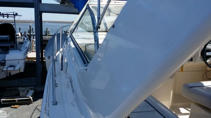 Slide: The Image of Monterey 276 Cruiser 1996 - 8