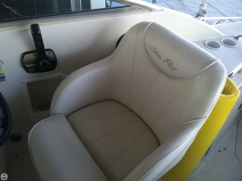 Slide: The Image of Sea Ray 240 Sundancer 2000 - 11